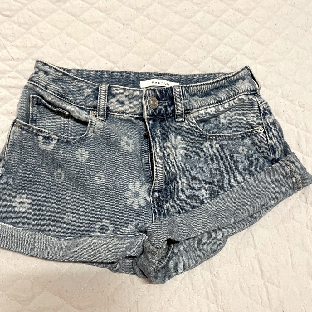 PacSun flower mom jean shorts high rise 25